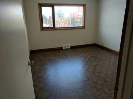Stanley Park duplex 1000 ft up ;  near Chinook Center; available Feb 1 | Up - 301 46 Avenue Southwest, Calgary