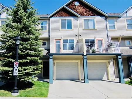 2 BEDROOM, 2.5 BATHROOM townhouse- LONG TERM | 213 Copperfield Lane Southeast, Calgary