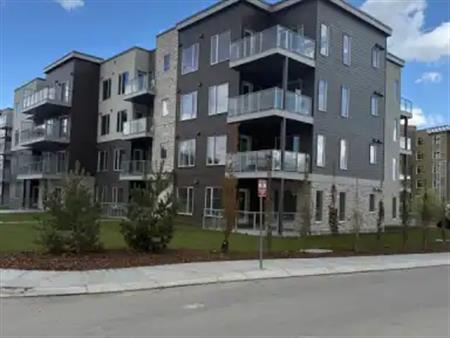 2 Bed + Den | 2 Bath | 1 Parking | 700 Shawnee Court Southwest, Calgary