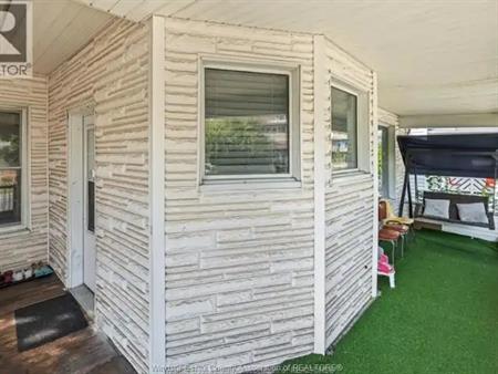 359 GLADSTONE AVENUE | 359 GLADSTONE AVENUE, Windsor