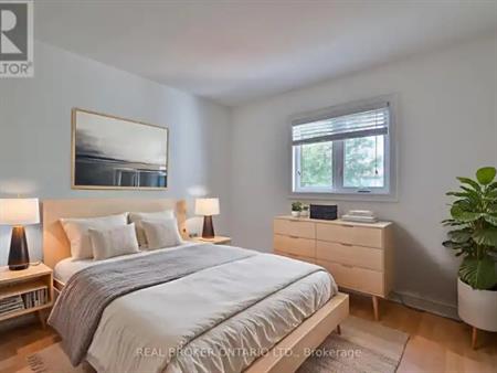 429 LEVANNA LANE | 429 LEVANNA LANE, Oakville