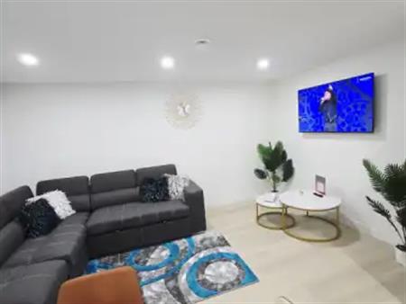 Cozy Modern & Spacious 2 bedrooms in SW | Calgary
