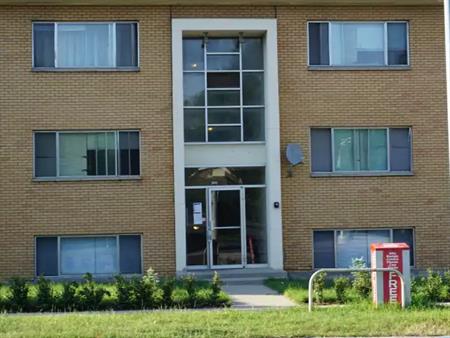 One Bedroom, Spacious, Cozy, Recently Renovated Apartment in Sunalta for Rent | 1904 12 Ave SW, Calgary