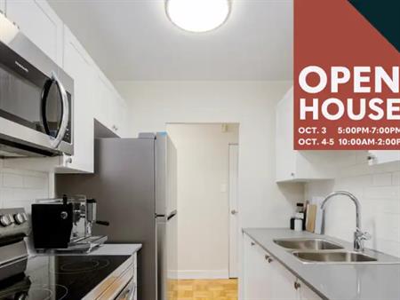 Promenade Apartments | 2301 Lakeshore Boulevard West, Toronto