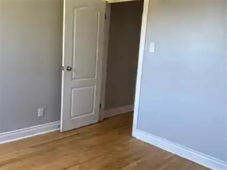 Large 2 Bedroom Apartment in Overbrook - 933 Marguerite Available Immediately | 933 Marguerite Avenue, Ottawa