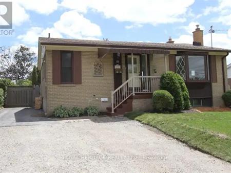 MAIN - 713 BURNS STREET W | MAIN - 713 BURNS STREET W, Whitby