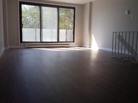 2 CH - 1 SDB - Longueuil - $1,850 /mo