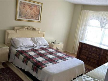 2 CH - 1 SDB - Côte Saint-Luc - $1,795 /mo