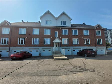 Grand appartement sur 2 étages