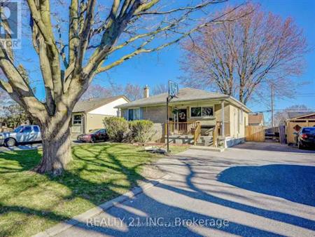 13 BILLINGSGATE CRESCENT | 13 BILLINGSGATE CRESCENT, Ajax