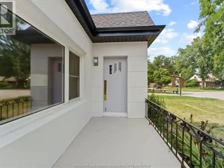 411 BELLE ISLE BOULEVARD | 411 BELLE ISLE BOULEVARD, Windsor