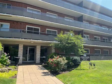 Great Location, very well maintained - 11 Woodman Drive South | 11 Woodman Drive South, Hamilton