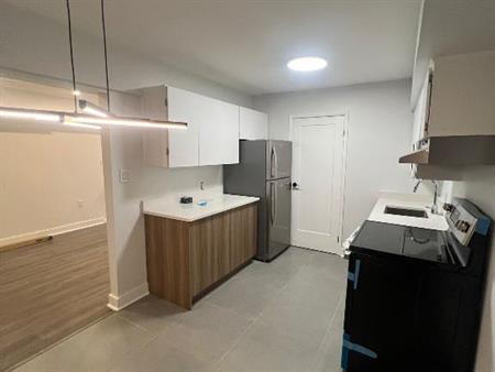 4 1/2 PIERREFONDS SUR 2 ÉTAGES