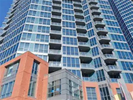 Immediate: Beautiful Down Town 2 bedroom, 2 Bath, Apartment for Rent | 501 - 220 12 AVE SE, Calgary