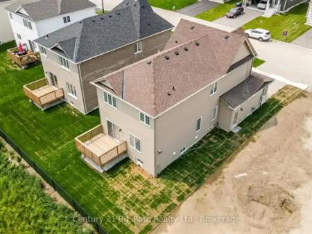 243 MCKENZIE DRIVE | 243 MCKENZIE DRIVE, Clearview