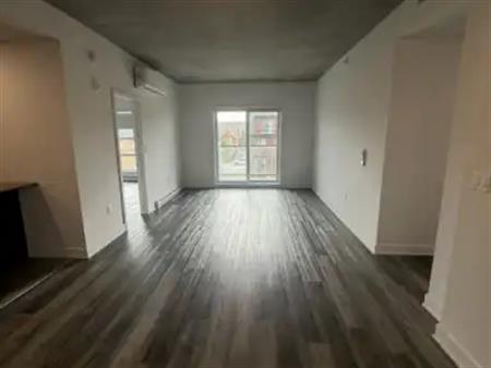 250 Hymus | 250 Boulevard Hymus, Pointe-Claire