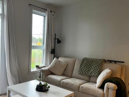 Grand 3 1/2 à louer Beloeil Animaux acceptés