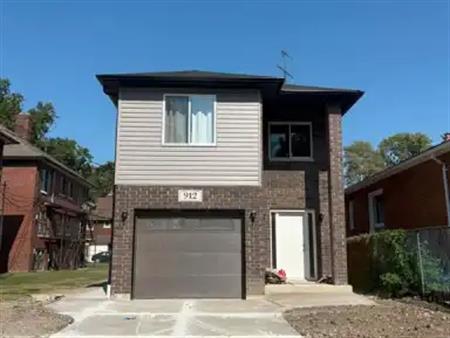 912 HALL AVENUE | 912 HALL AVENUE, Windsor