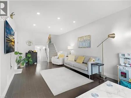 104 FRANCES Avenue Unit# 27 | 104 FRANCES Avenue Unit# 27, Stoney Creek