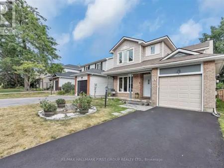 16 HAWLEY CRESCENT | 16 HAWLEY CRESCENT, Ottawa