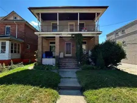 553 MILL STREET | 553 MILL STREET, Windsor