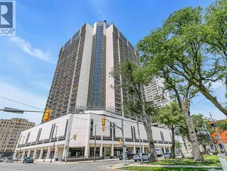 150 PARK STREET West Unit# 1513 | 150 PARK STREET West Unit# 1513, Windsor