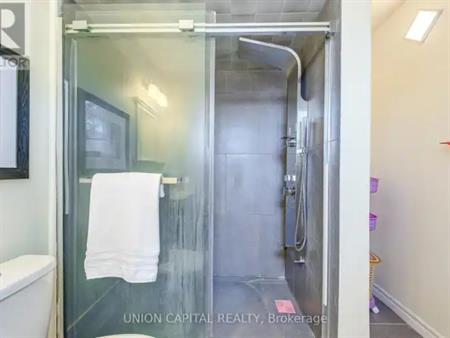 1060 GLENDOR AVENUE | 1060 GLENDOR AVENUE, Burlington
