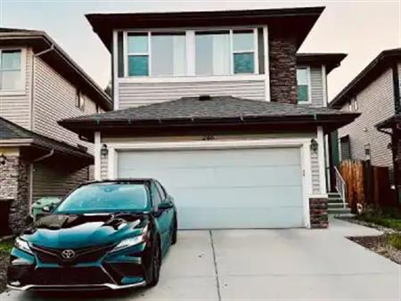 Luxurious 3-Bedroom Modern Home for Rent in Walden | 246 Walden Square Southeast, Calgary