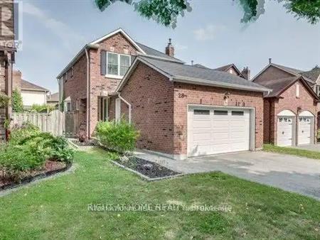 28 HETTERSLEY DRIVE N | 28 HETTERSLEY DRIVE N, Ajax