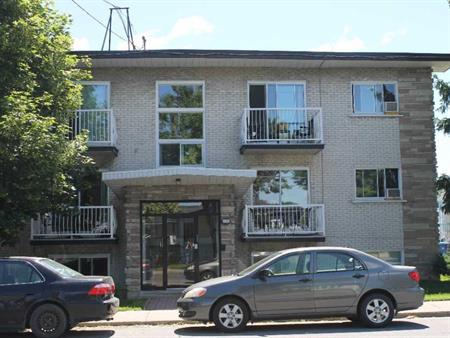 Logement 4 et demi - Longueuil