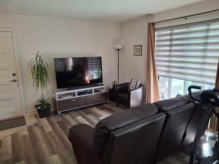 Beau 4 et demi style condo à louer à Vaudreuil.
