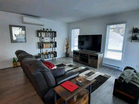 Condo 4 1/2 à louer 55 ans et plus