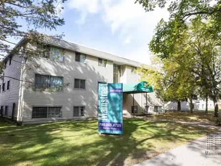 Berkley Manor | 10810 114 Street NW, Edmonton