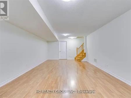 385 ATHABASCA COMMON | 385 ATHABASCA COMMON, Oakville