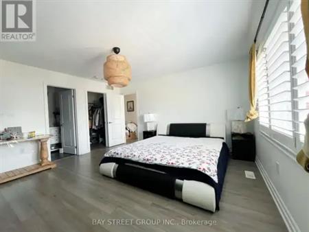 MASTER ROOM - 51 DOMINION CRESCENT | MASTER ROOM - 51 DOMINION CRESCENT, Niagara-on-the-Lake