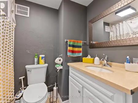 466 FOURTH LINE | 466 FOURTH LINE, Oakville