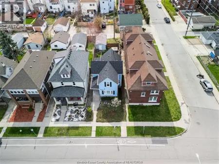 809 Gladstone | 809 Gladstone, Windsor