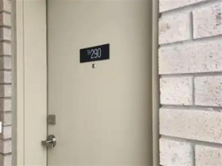 290 - 140 HONEYCRISP CRESCENT | 290 - 140 HONEYCRISP CRESCENT, Vaughan