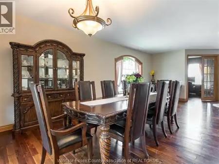 303 SHOREVIEW CIRCLE | 303 SHOREVIEW CIRCLE, Windsor