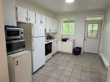 4 1/2, TOUT INCLUS, CENTRE-VILLE TROIS-RIVIERES