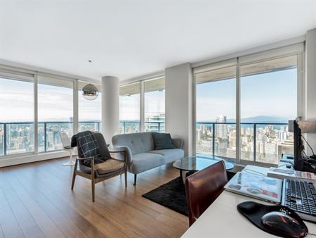 D42 - Amazing, Exceptional Corner Unit At Telus Garden!! | 777 Richards Street, Vancouver