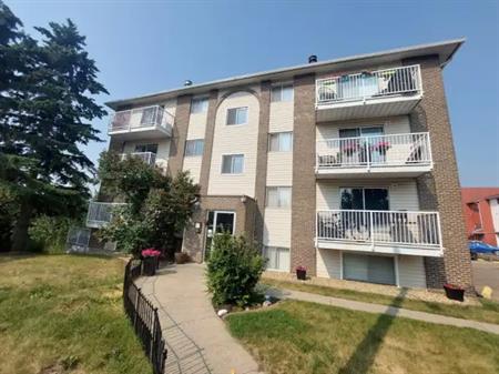 Westbrook Manor | 3610 52 Avenue, Red Deer