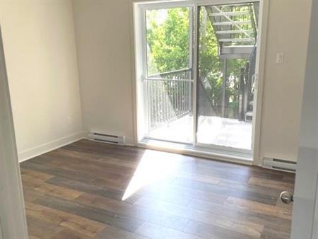 4 1/2 Apartment 2 Beds Built In 2020