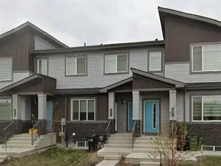 3 Bedroom Main Floor in  Creekwood Chappelle | 5046 Chappelle Road Southwest, Edmonton