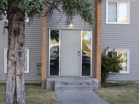 Dog Friendly 2 Bed 1 Bath Apartment | 3514 44 Street Southwest, Calgary