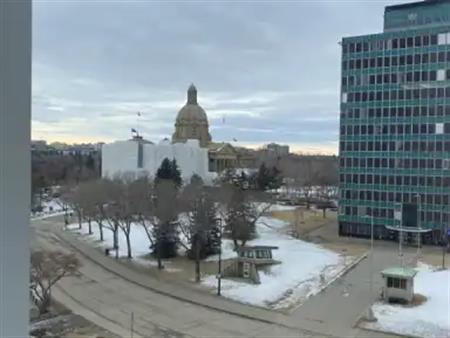 Beautiful 1 Bedroom Condo Close to the U of A, Legislature, Grant Mac & Down Tow | 610 - 9730 106 St NW, Edmonton