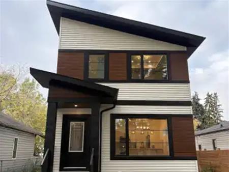 Check this amazing 3 Bedroom Main floor suite with single car garage | 9632 109A Avenue Northwest, Edmonton