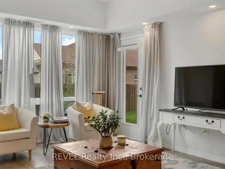 106 - 3998 VICTORIA AVENUE | 106 - 3998 VICTORIA AVENUE, Lincoln