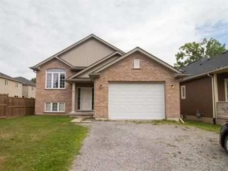 10 Trent Avenue | 10 Trent Avenue, Welland