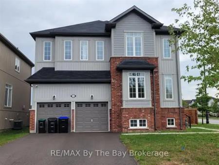 218 ROY DRIVE | 218 ROY DRIVE, Clearview